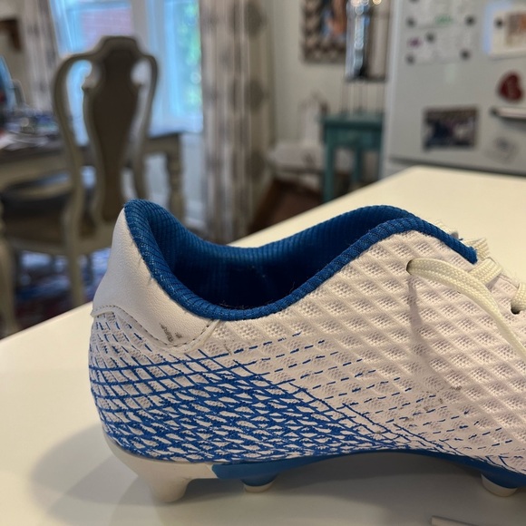 EUC White Soccer Cleats - Picture 3 of 6